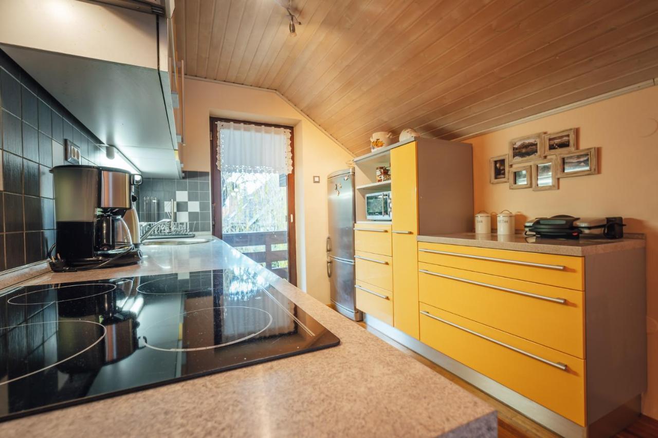 Apartma Borovc