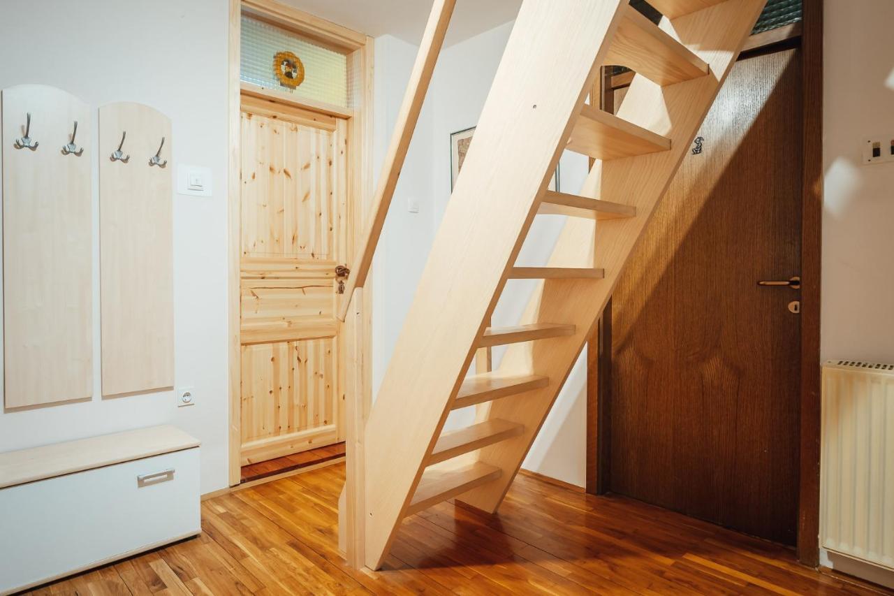 Apartma Borovc Apartment *